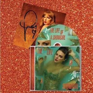 HAND SIGNED, SEALED Taylor Swift The Life of a Showgirl CD